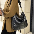 Soft Leather PU Womens Bag 2021 Winter New Fashion Rhombus Large Capacity Shoulder Messenger Bag Acrylic Thick Chain Bagpicture7