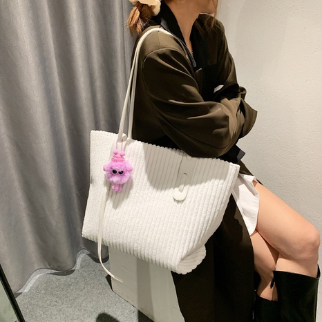Fashion corduroy large capacity handbag new one-shoulder underarm bag wholesale's discount tags