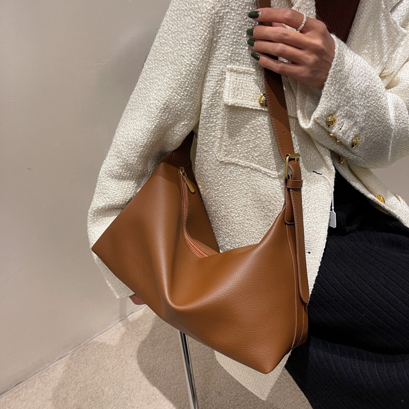 Simple Soft Pu Bag 2021 Winter New Fashionable Stylish Shoulder Crossbody Ladys Bags French Vintage Bag