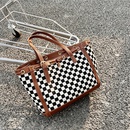 2021 new autumn and winter fashion checkerboard large capacity tote drawstring shoulder handbagpicture9