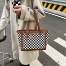2021 new autumn and winter fashion checkerboard large capacity tote drawstring shoulder handbagpicture8