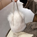Furry Bag Womens 2021 Spring New Fashion Chain Handbag Shoulder Messenger Bag Plush Bucket Bagpicture11