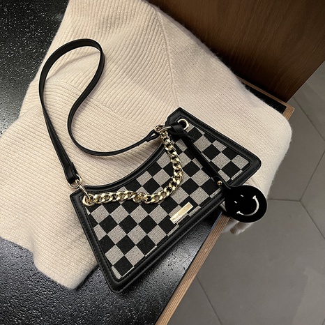 Armpit fashion handbag chain 2021 new popular lattice simple retro small square bag's discount tags
