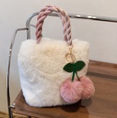 Cute plush chain messenger bag 2021 new autumn and winter fashion portable bucket bagpicture7