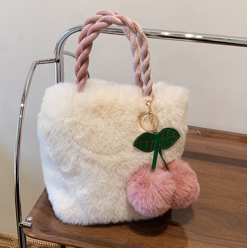 Cute plush chain messenger bag 2021 new autumn and winter fashion portable bucket bag
