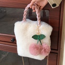 Cute plush chain messenger bag 2021 new autumn and winter fashion portable bucket bagpicture10