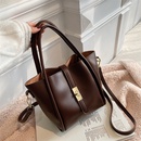 Western style solid color bag women 2021 new autumn and winter retro casual portable bucket bagpicture12