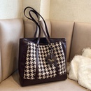 Autumn and winter largecapacity new fashion texture shoulder  highend commuter tote bagpicture11