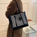 Autumn and winter largecapacity new fashion texture shoulder  highend commuter tote bagpicture10