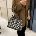2021 new autumn and winter fashion checkerboard large capacity tote drawstring shoulder handbagpicture13