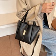 Western style solid color bag women 2021 new autumn and winter retro casual portable bucket bagpicture15