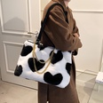 Printed Chain Tote Bag 2021 New Autumn and Winter Large Capacity Chain Plush OneShoulder Hand Carrying Plush Womens Bag Simplepicture12