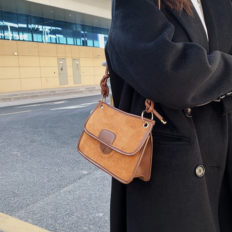 Retro Small Bags 2021 New Retro Solid Color Fashion Autumn and Winter Small Square Bag Western Style Design Shoulder Messenger Bag for Women's discount tags