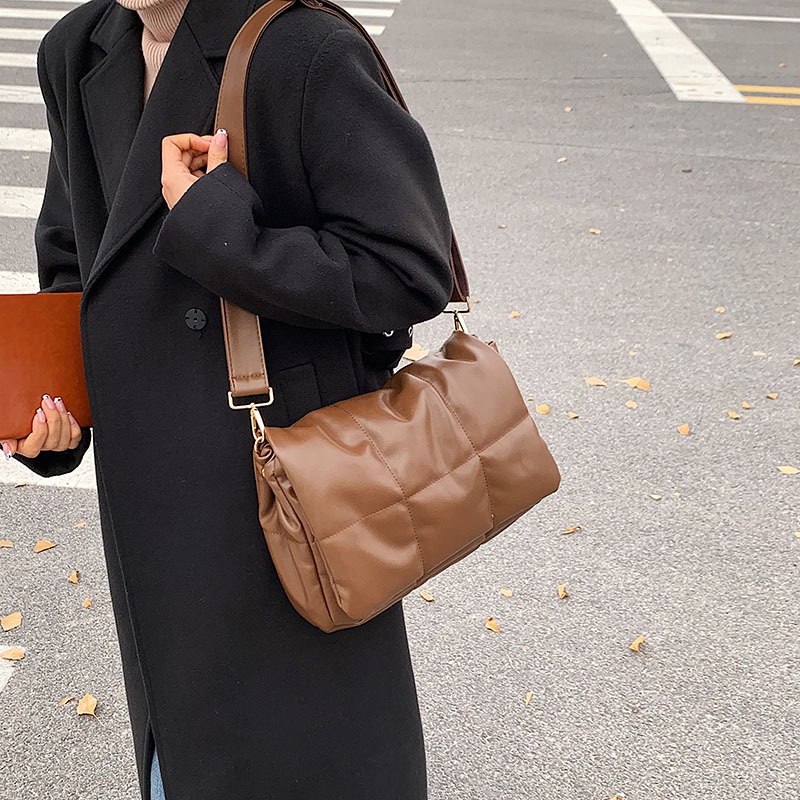 Autumn and Winter Popular Retro Bags Womens 2021 New Fashionable AllMatch Messenger Bag High Sense Stylish Textured Shoulder Bag