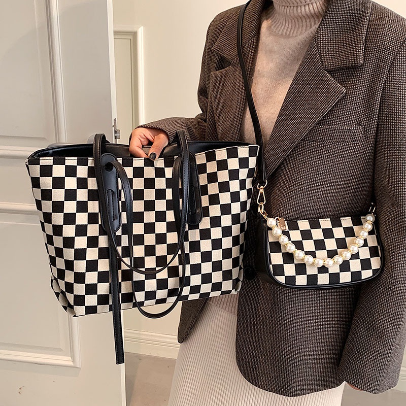 Checkerboard large capacity fashion shoulder wild autumn and winter leisure commuter tote bag