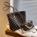 Checkerboard large capacity fashion shoulder wild autumn and winter leisure commuter tote bagpicture12