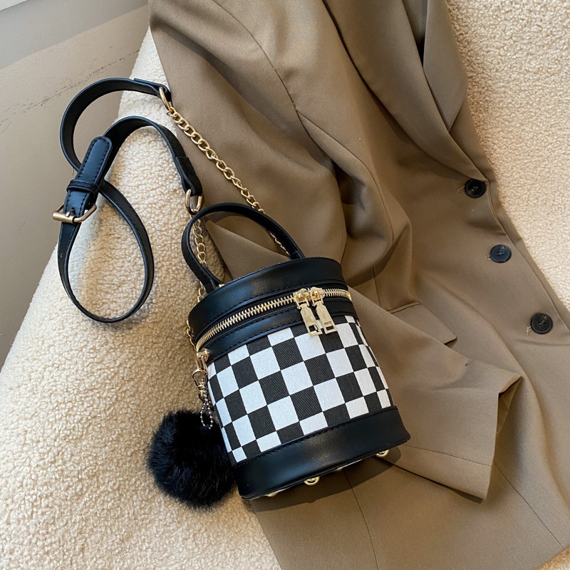 Mini Small Bag for Women Autumn and Winter 2021 New Fashion Chessboard Plaid Chain Messenger Bag HighGrade Portable Bucket Bag