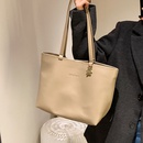 Largecapacity retro allmatch shoulder 2021 new highend sense of atmosphere tote bagpicture7