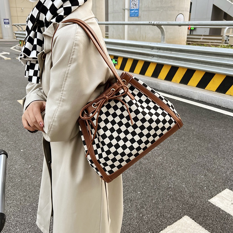 Popular Chessboard Plaid Large Capacity Bag for Women 2021 Autumn and Winter New Fashionable AllMatch HighGrade Fashion Shoulder Tote Bag