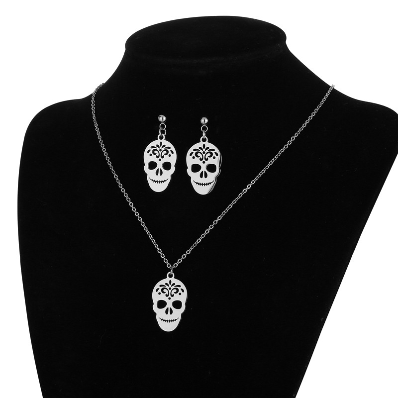 CrossBorder European and American Jewelry Halloween Accessories Golden Earrings Popular Retro Stainless Steel Skull Set