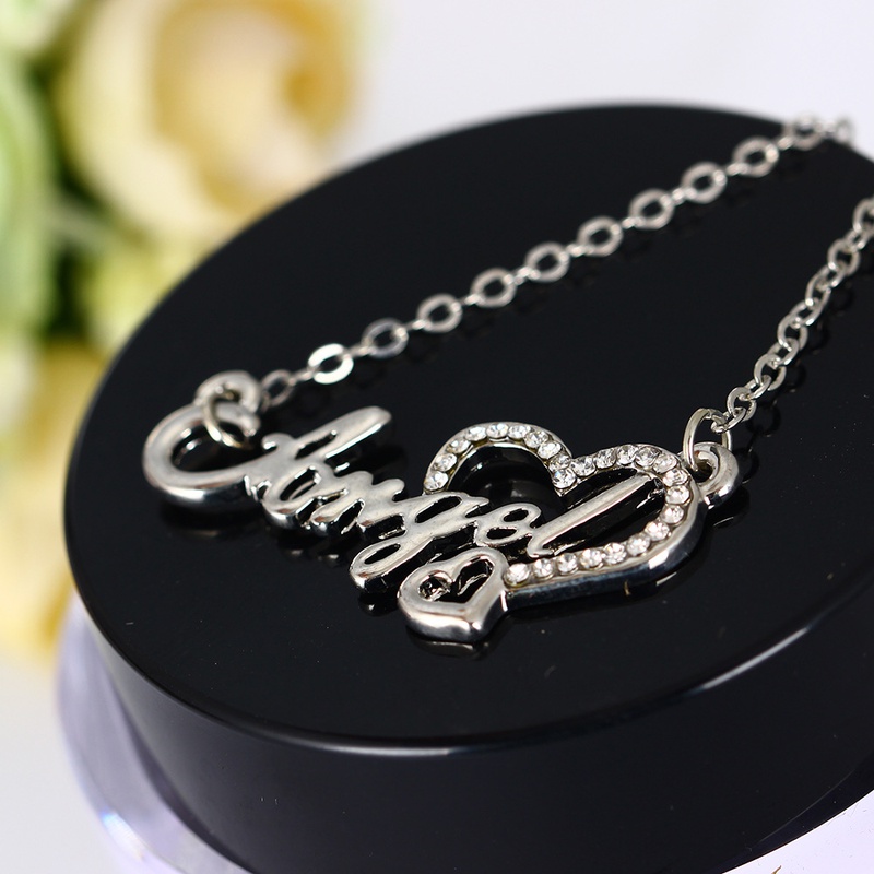 European and American Fashion Street Shooting English Letter Ornament Fashion Diamond Love Necklace Womens Accessories