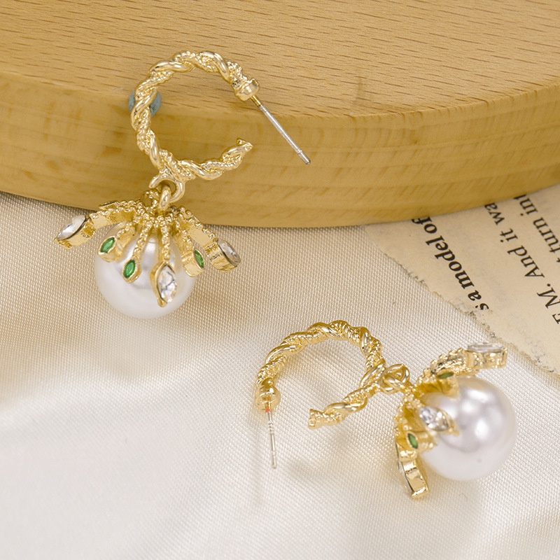 Sterling Silver Needle Emerald Court Pearl Earrings Japanese and Korean SpecialInterest Design Retro Fashion C Shaped Earrings Earrings