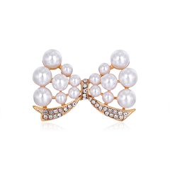 New simple fashion diamond-studded pearl bow brooch clothing accessories wholesale