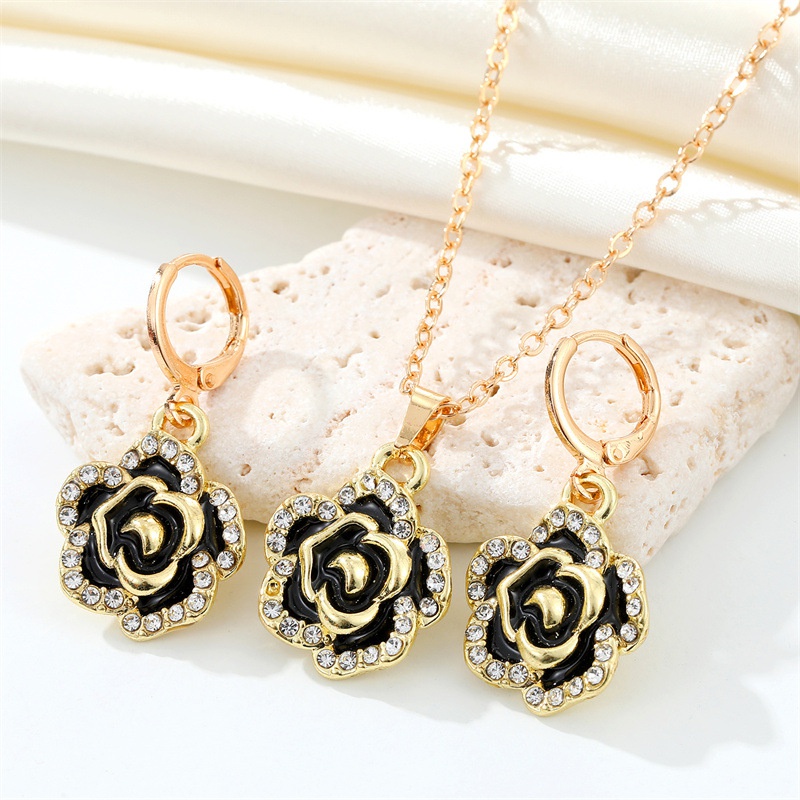 CrossBorder Sold Jewelry European Retro Full Diamond Black Rose Earrings and Necklace Set Flower Pendant Ear Ring Female