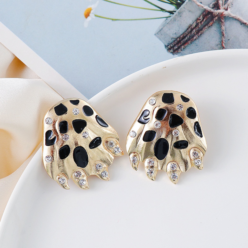 55847 European and American New Alloy Exaggerated Personalized HandShaped Brush Female Stud Earrings Simple Versatile Accessories Earrings