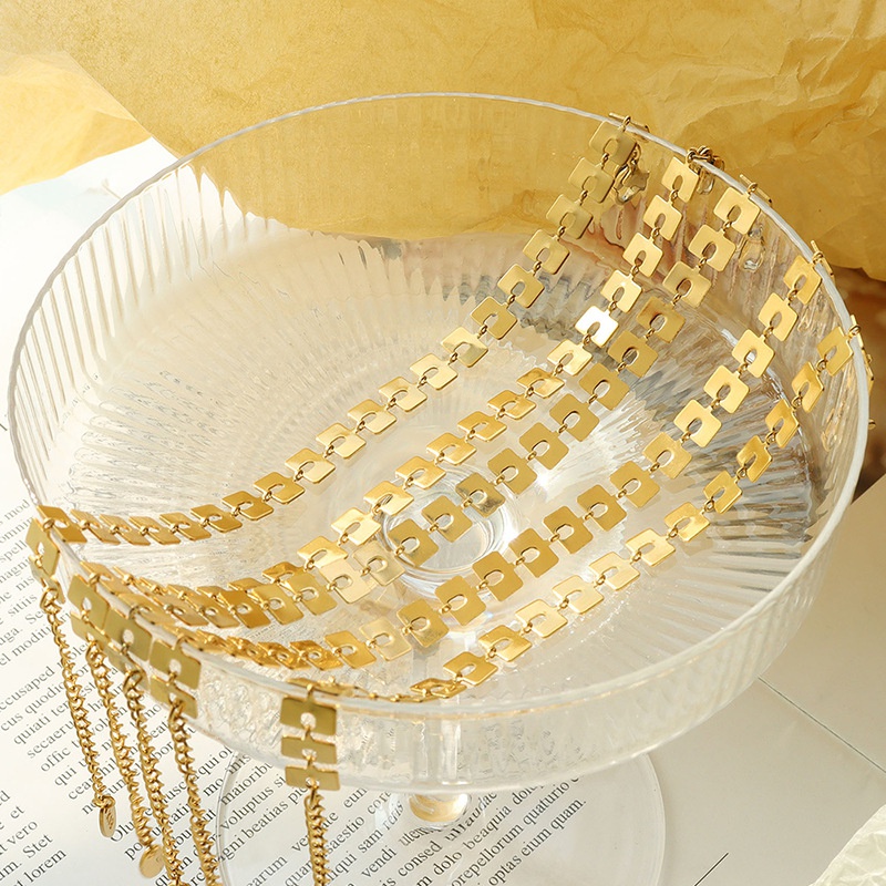 Simple Ins SpecialInterest Design Hip Hop Cool Geometric Card Chain Bracelet Titanium Steel 18K Gold Female E143