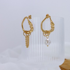 simple irregular imitation pearl asymmetric design titanium steel 18K gold earrings wholesale