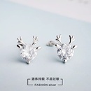 Korean version simple single diamond small elk earrings antler earrings cute temperament Christmas ear jewelrypicture9
