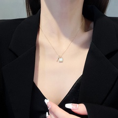 pendentif serrure à clé niche coréenne chaîne de boîte en acrylique cloutée de diamants collier en cuivre simple femme