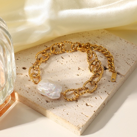Brazalete de acero inoxidable chapado en oro de 18 quilates de estilo barroco brazalete de perlas de agua dulce barroco retro para mujer's discount tags