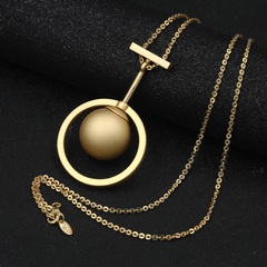 Simple and generous sweater chain in brass material