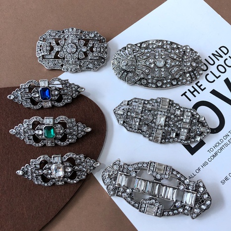 Une variété rétro médiévale pleine de diamants multicolores broche gemme NHOM461814's discount tags