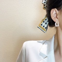 Korean version of geometric earrings female personality fashion pearl earrings