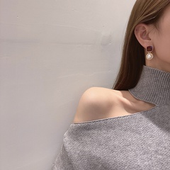Korean fashion temperament pearl earrings geometric hit color earrings
