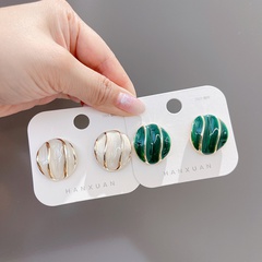 2021 new autumn and winter retro green exaggerated oil drop round earrings