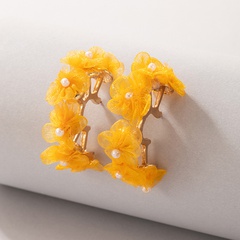 Pendientes de estilo étnico Pendientes de flores de malla de seda amarilla Pendientes huecos geométricos de perlas
