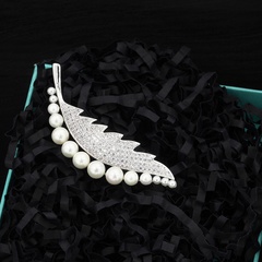 Modische, exquisite geometrische All-Match-Brosche mit Perlen