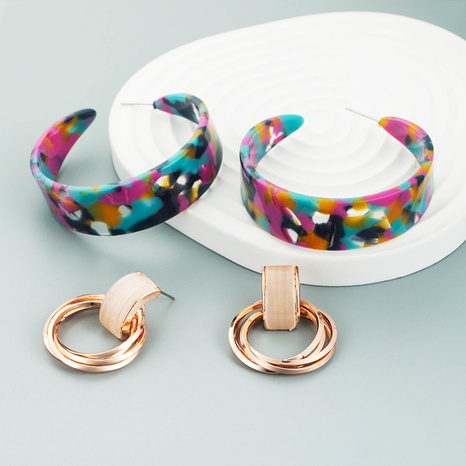 Moda coreana nuevos pendientes de oro rosa de aleación de cuatro anillos grandes pendientes de acrílico en forma de C NHLN493237's discount tags