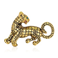 Broche animal tigre personnalité exagérée rétro alliage broche zodiaque clouté de diamants en gros
