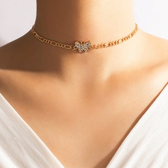 Collar simple de moda Diamante Mariposa Cadena de clavícula de una sola capa Collar de cadena de metal