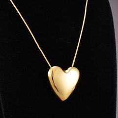 design texture short chain heart-shaped light body round snake necklace