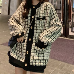 Contrast round neck plaid long-sleeved sweater coat