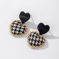 Fall Winter Retro Fabric Houndstooth Heart Earrings Fashion Color Contrast Checked Earrings