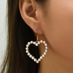 fashion heart pearl earrings retro hollow peach heart earrings female wholesale