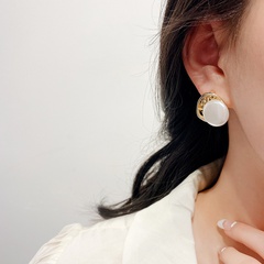 simple personality earrings female cold wind metal niche pearl earrings