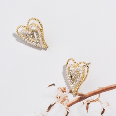 Korean Pearl Heart 2021 new trendy niche alloy earrings female wholesale